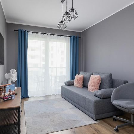 Comfy Apartment Pachonskiego With Parking In Krakow By Noclegi Renters Ngoại thất bức ảnh