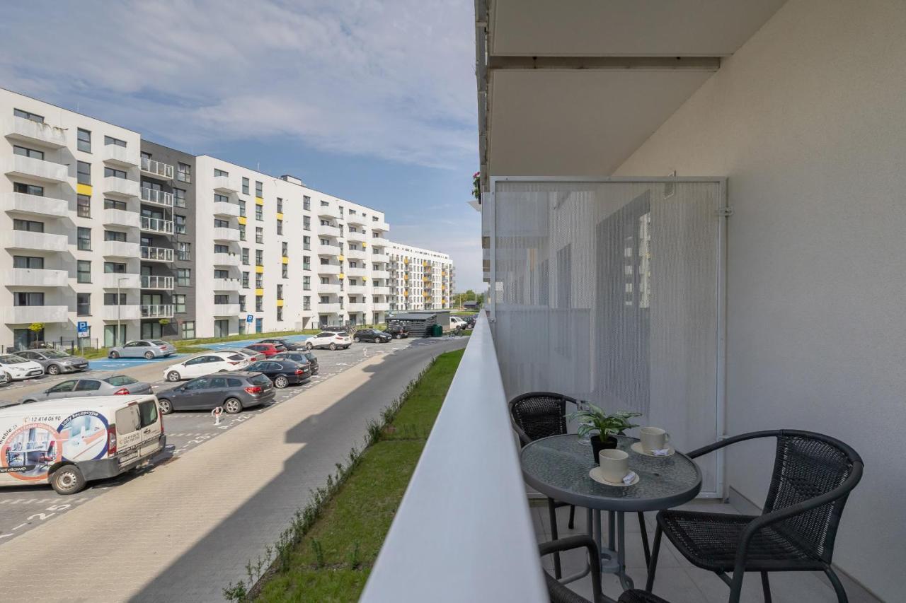 Comfy Apartment Pachonskiego With Parking In Krakow By Noclegi Renters Ngoại thất bức ảnh