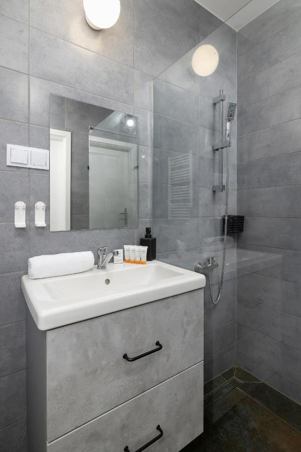 Comfy Apartment Pachonskiego With Parking In Krakow By Noclegi Renters Ngoại thất bức ảnh